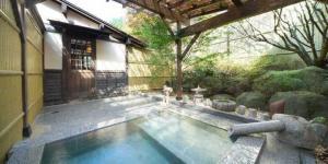 真木温泉　貸切露天　(こちらのHPより)