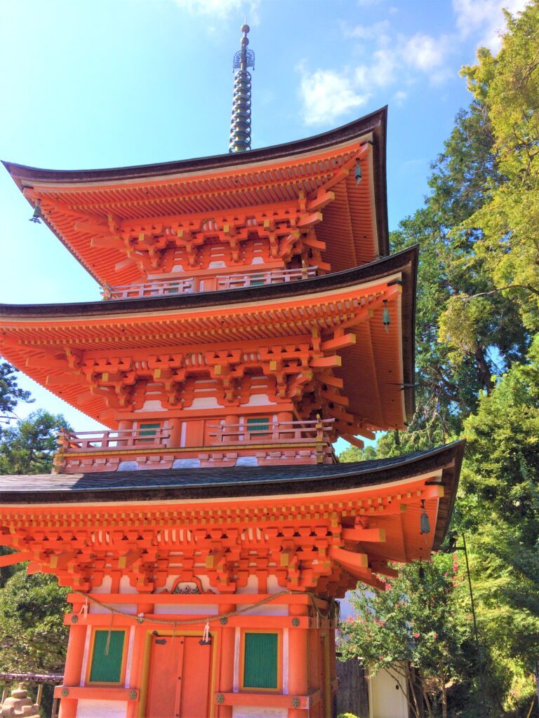 竹生島 三重塔