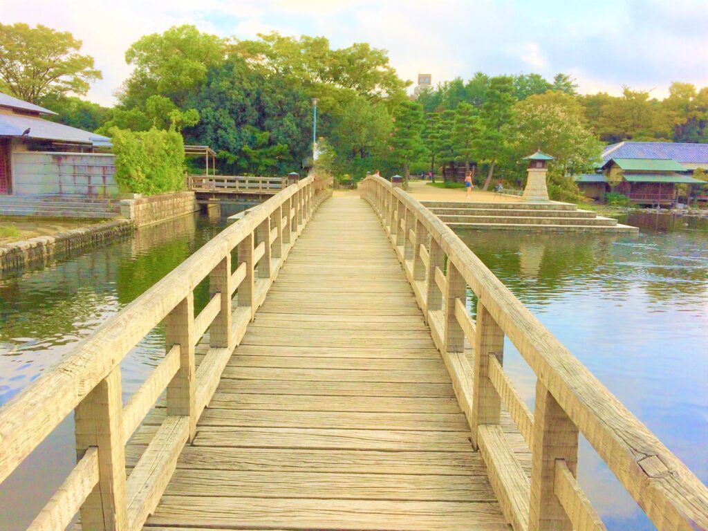 白鳥庭園