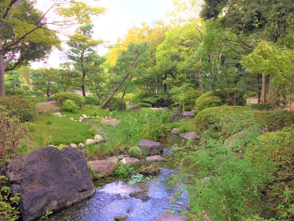 白鳥庭園