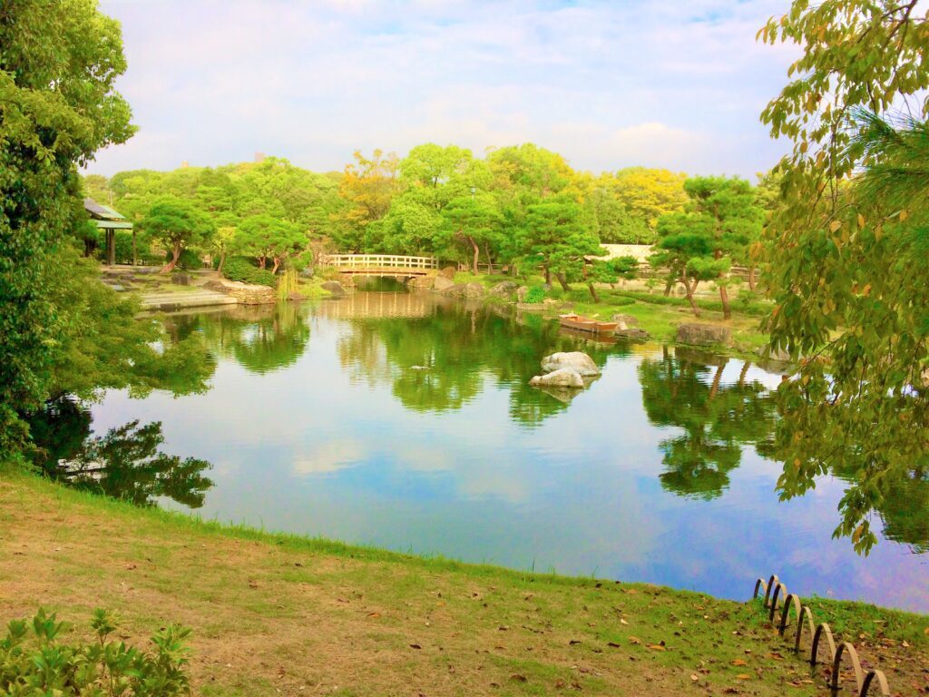 白鳥庭園