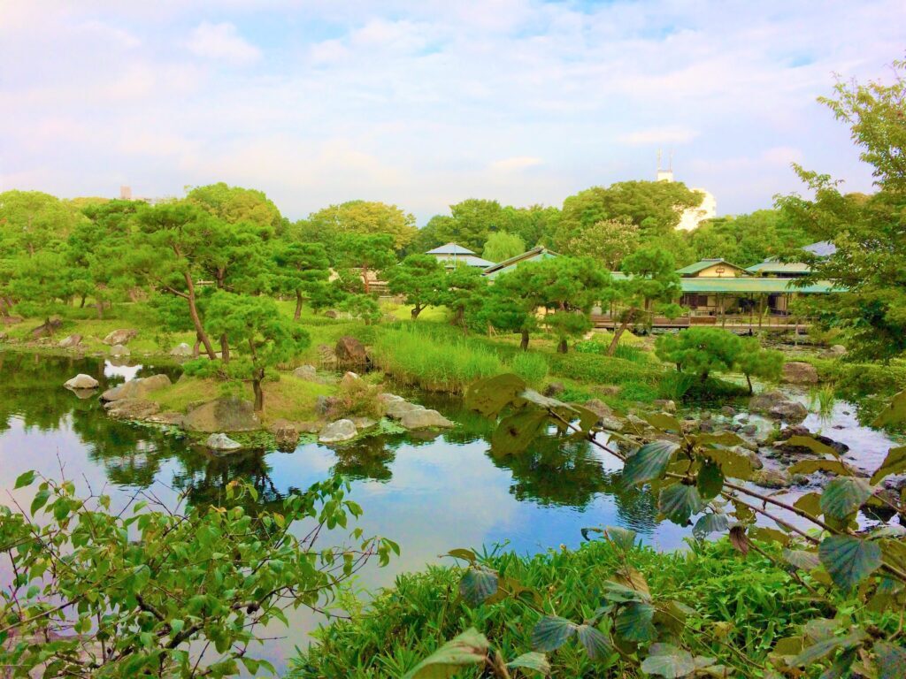 白鳥庭園
