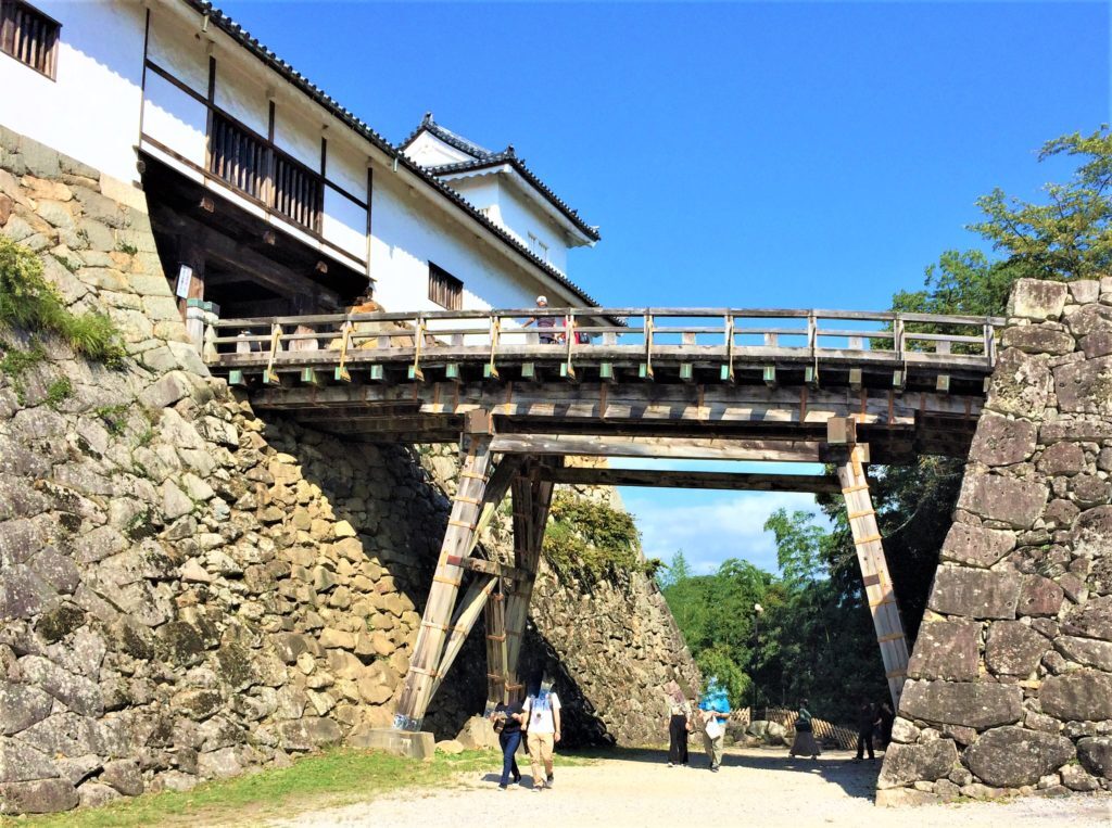 天秤櫓とそこに通じる橋