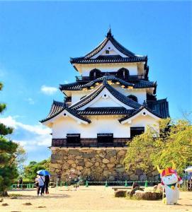 彦根城天守(ひこにゃんも)