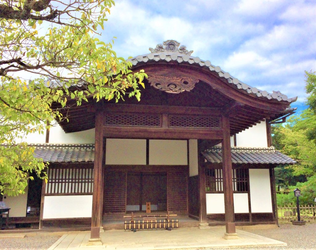 楽々園御殿玄関