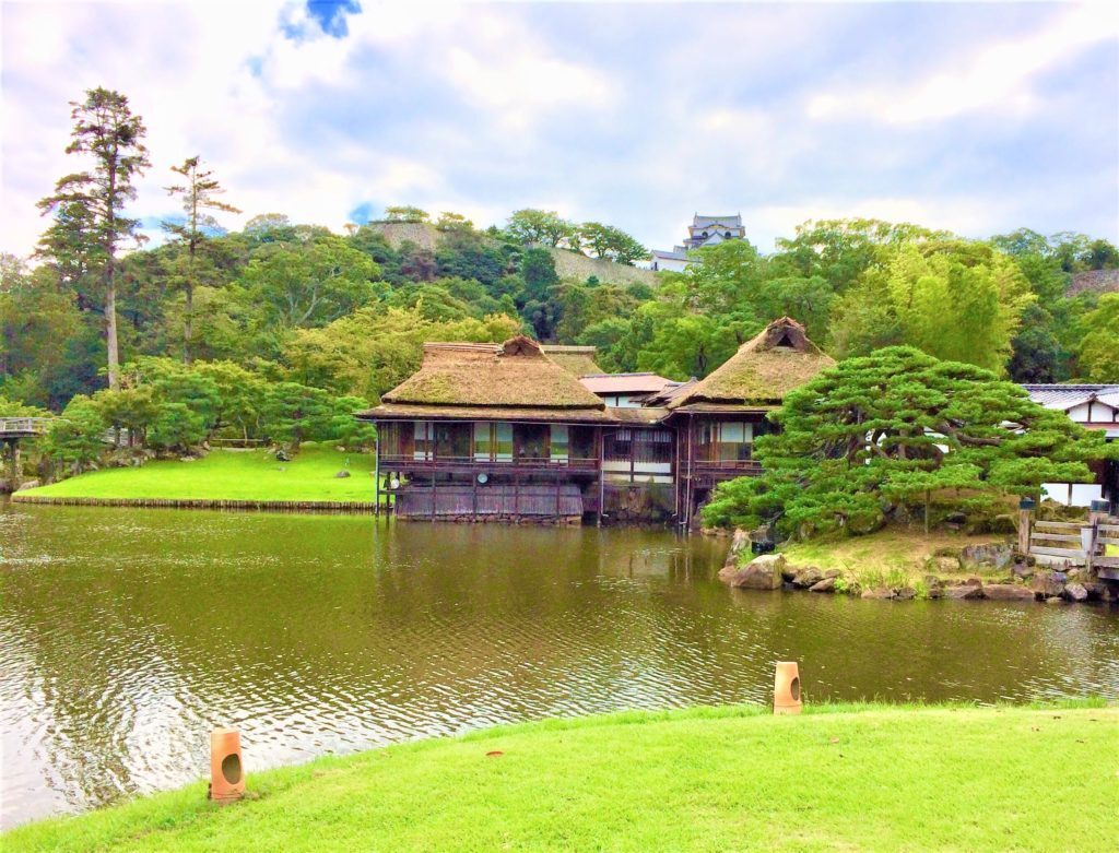国宝彦根城を借景にした玄宮園
