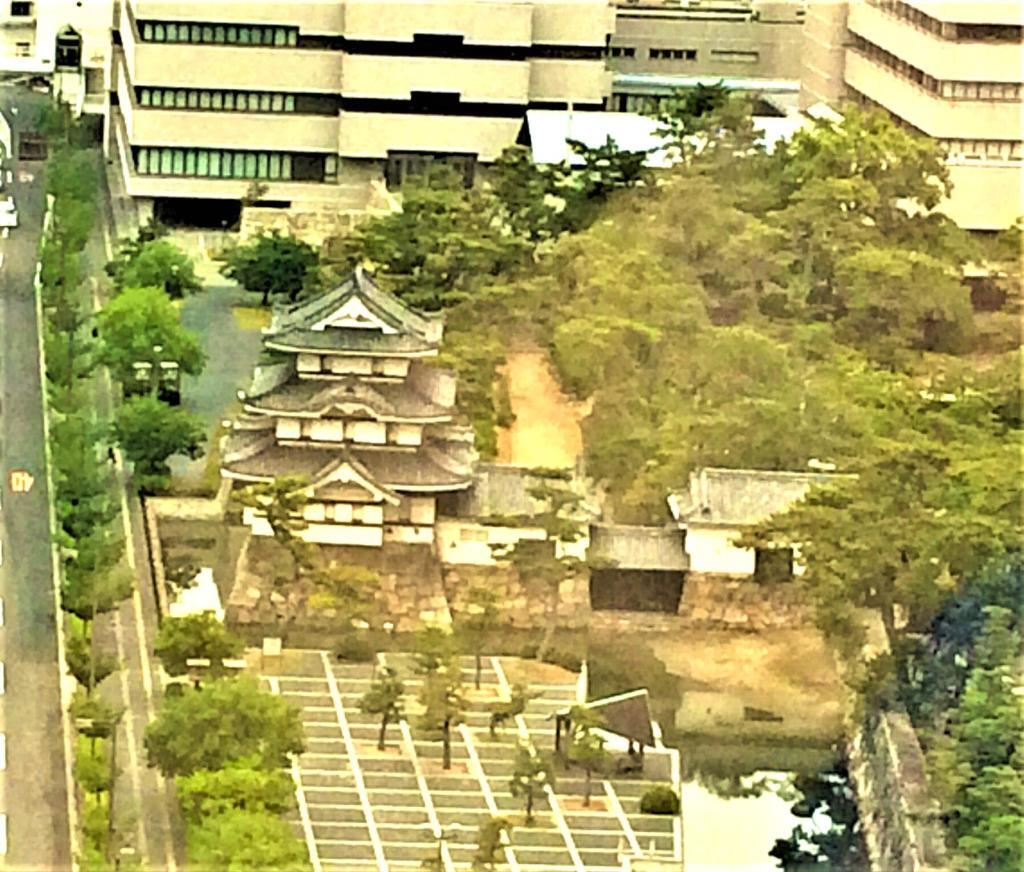 高松城、現存する月見櫓・艮櫓、重要文化財の披雲閣