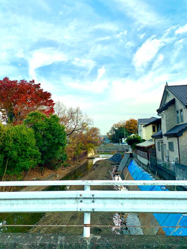 三日月湖