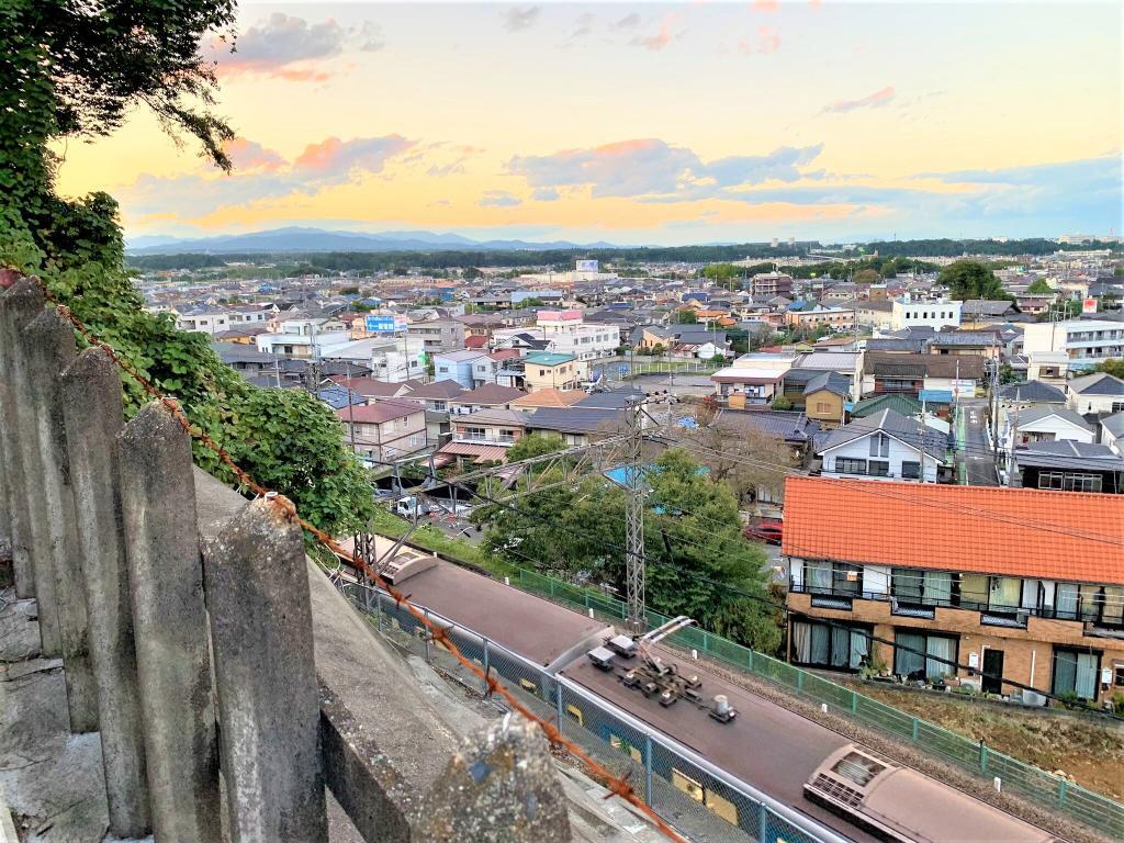 万世橋とその西側の高台からの眺め