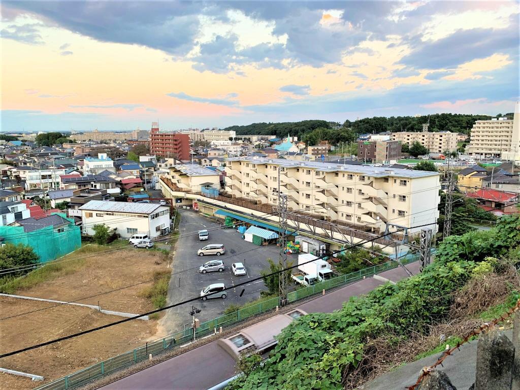 万世橋とその西側の高台からの眺め