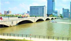 新潟 信濃川 万代橋