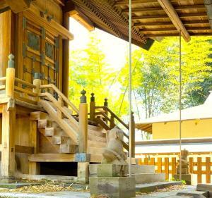 狛〇 川城 尾崎神社の「狛人(随身)?」