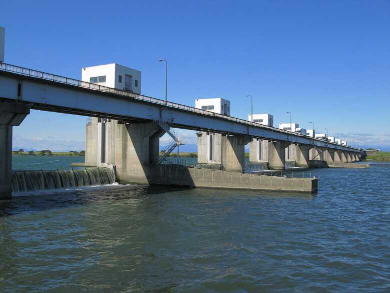 利根川
