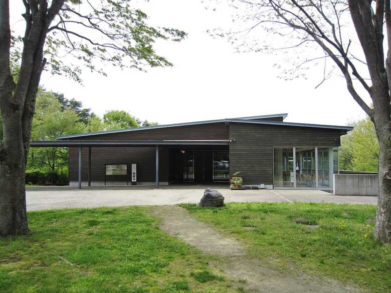 尖石与助尾根遺跡/尖石縄文考古館