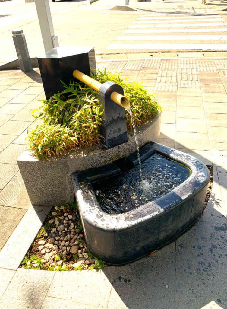 松本 松本神社前の湧水
