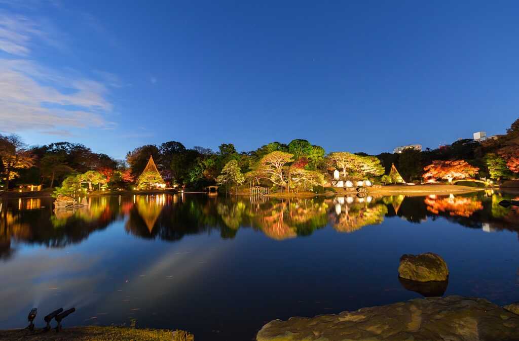 六義園