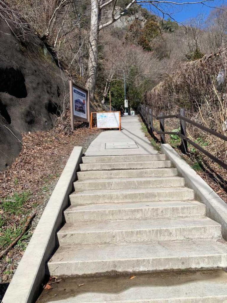 岩殿山城