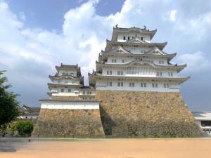 「備前丸跡」から見た「姫路城・連立式の天守群]」