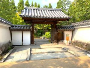 好古園 御屋敷の庭入口