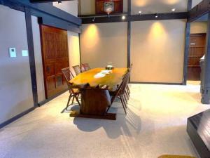 本館：1階土間のリビング