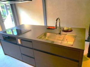 天籟 本館:1階土間のリビングのキッチン