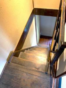 天籟 離れ:2階への階段(上から:ちょっと急です)