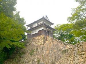 備中松山城 二重櫓(自然石(自然石と人工の石垣のコラボも)