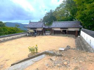 備中松山城 八の平櫓跡付近からの本丸の様子