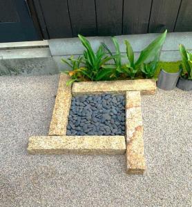 天籟 本館と離れの間のお庭