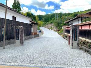 吹屋 天開道大神宮参道(吹屋の通り側)