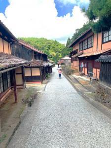 吹屋 吹屋資料館(旧吹屋町役場)前の様子