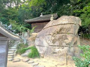 岡山後楽園 慈眼堂前の境石