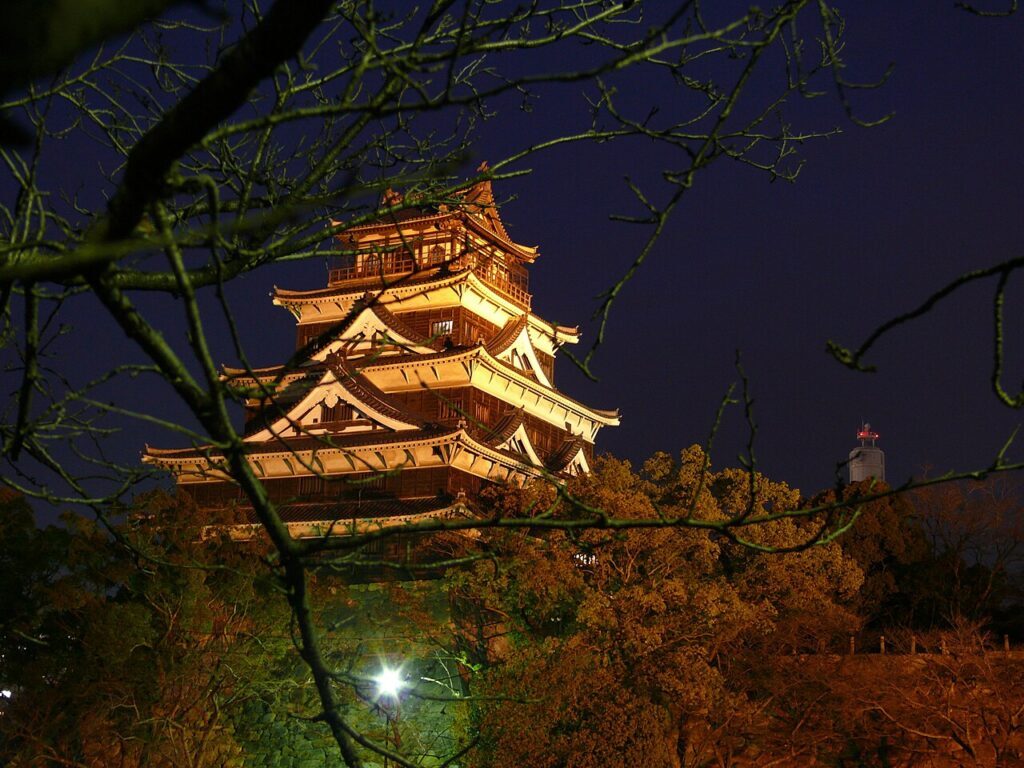 広島城外観復元天守