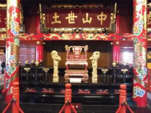首里城正殿内部の玉座（復元）