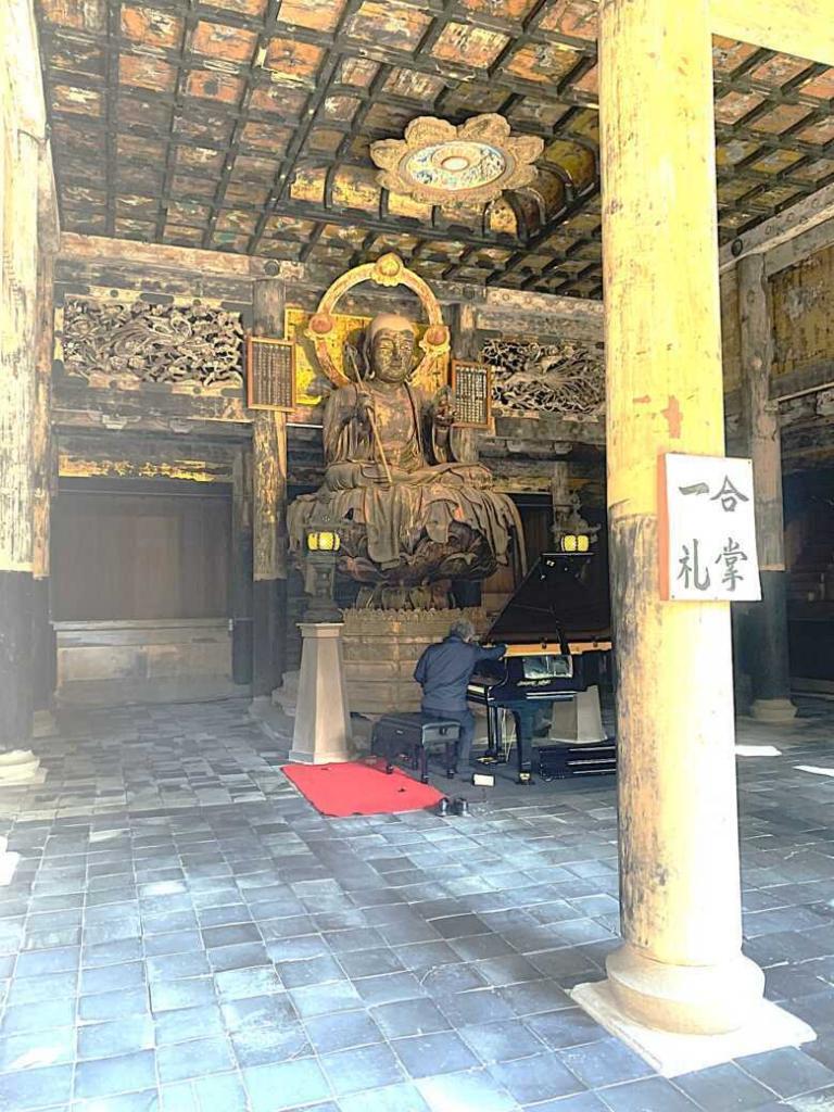 建長寺　仏殿内部
