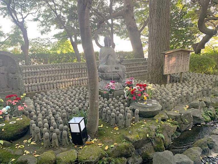 鎌倉・長谷寺 地蔵堂周囲の千体地蔵/水掛地蔵