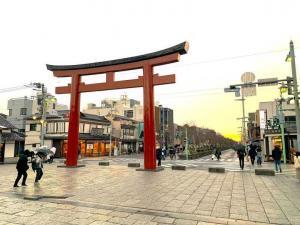鶴岡八幡宮 三の鳥居(北から)