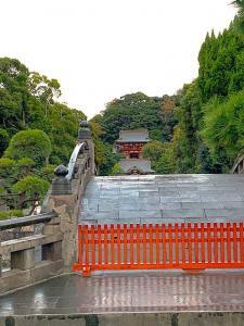 鶴岡八幡宮 太鼓橋と奥に楼門