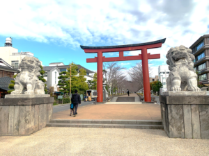 鎌倉 鶴岡八幡宮の二の鳥居と段葛