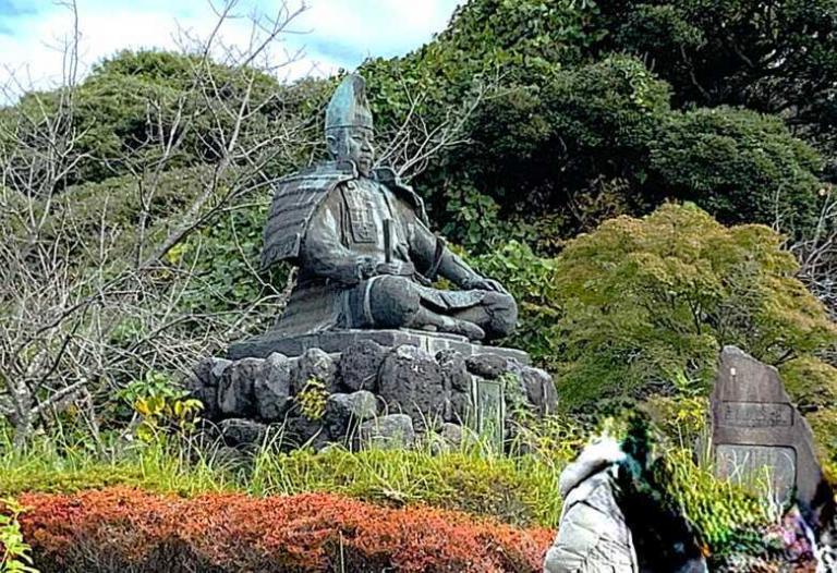 鎌倉 源氏山公園・源頼朝像