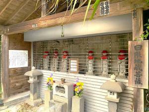 鎌倉 極楽寺切通付近の日限六地蔵尊