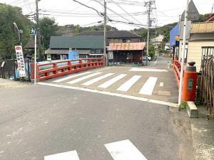 鎌倉 極楽寺切通付近の桜橋