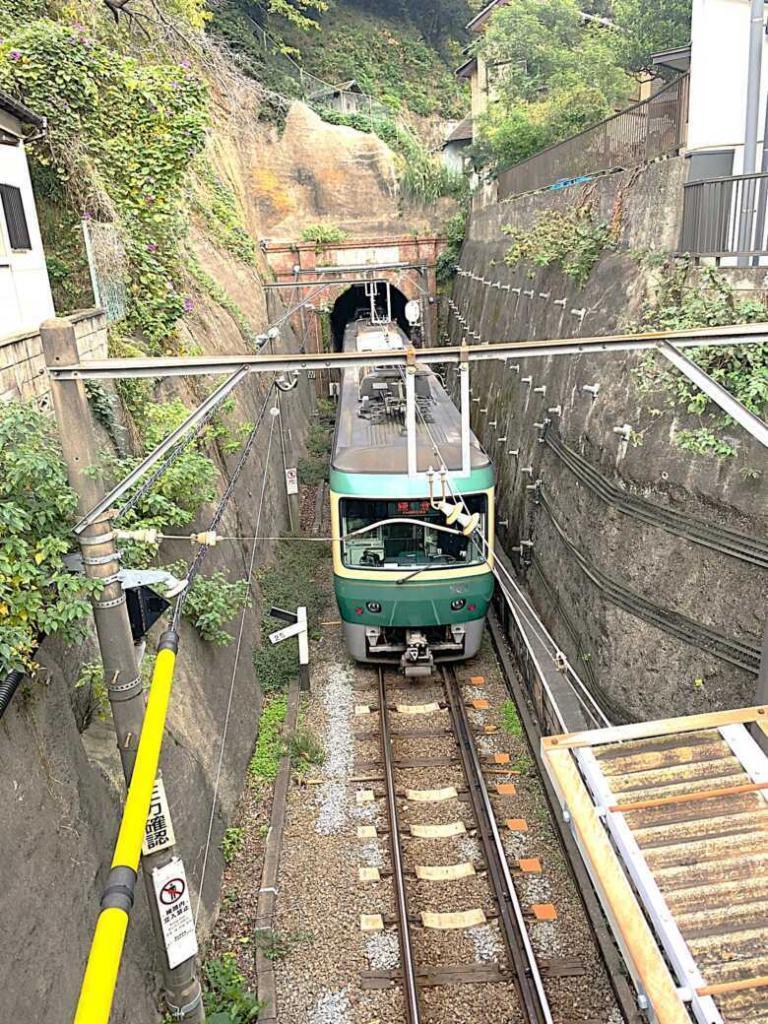 鎌倉 極楽寺・桜橋付近　極楽洞