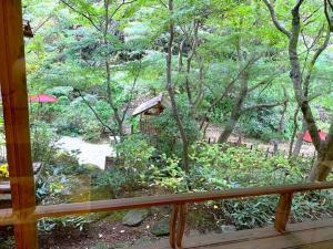 鎌倉 一条恵観山荘 (喫茶いスペースもあり、お庭を眺めつつ軽食が頂けます)