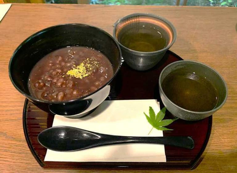 鎌倉 一条恵観山荘 (喫茶いスペースもあり、お庭を眺めつつ軽食が頂けます)