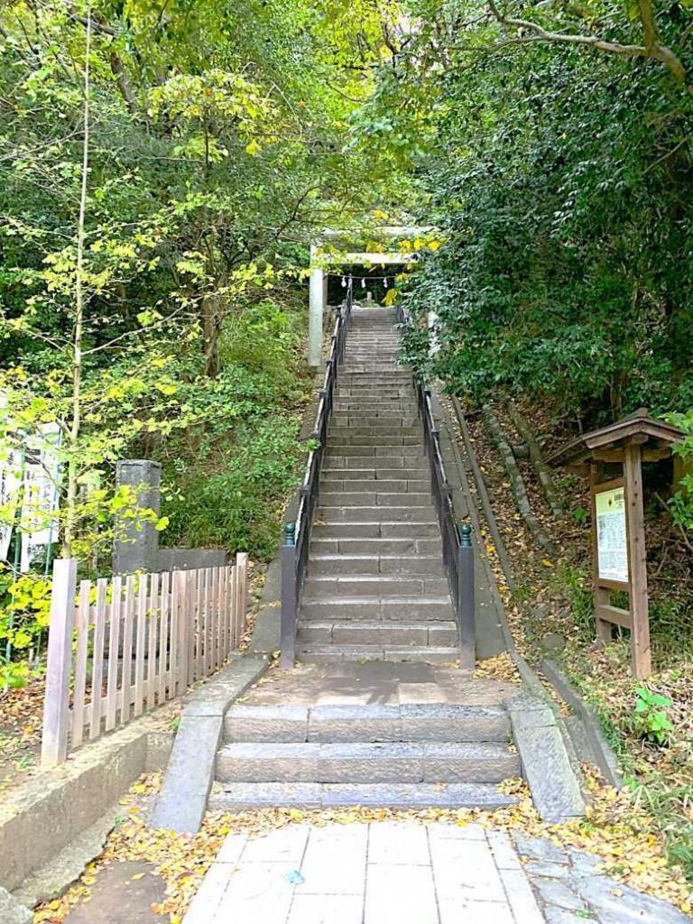 鎌倉 法華堂跡・白旗神・源頼朝墓