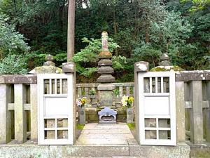 鎌倉 源頼朝墓