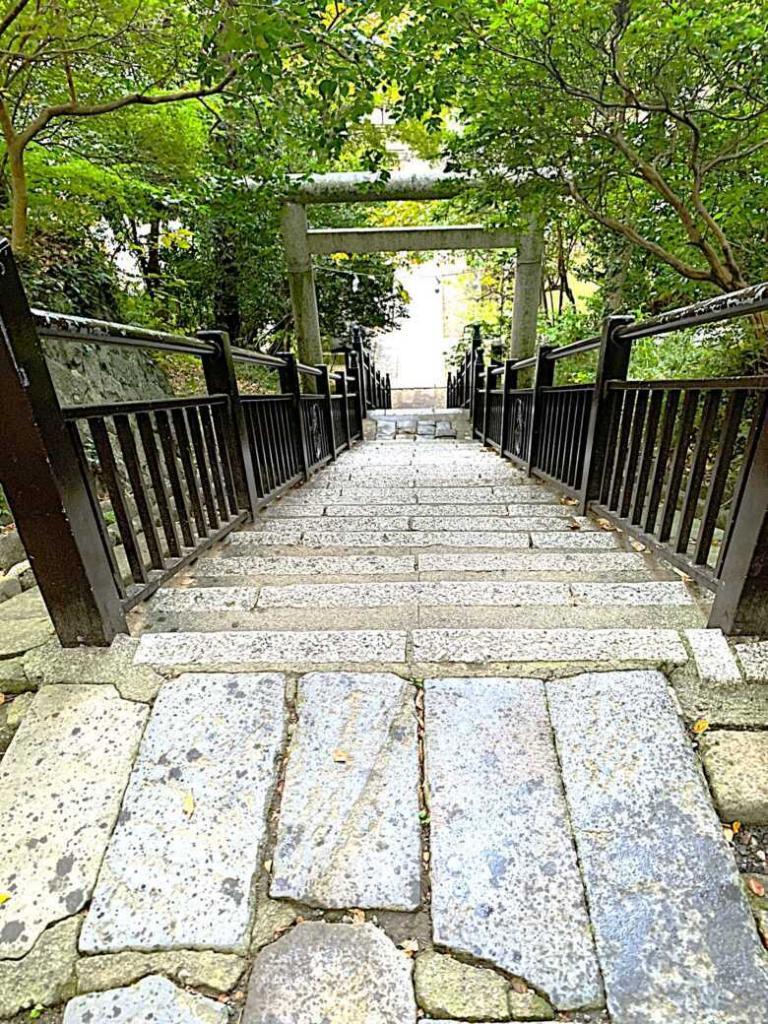 鎌倉 法華堂跡・白旗神・源頼朝墓