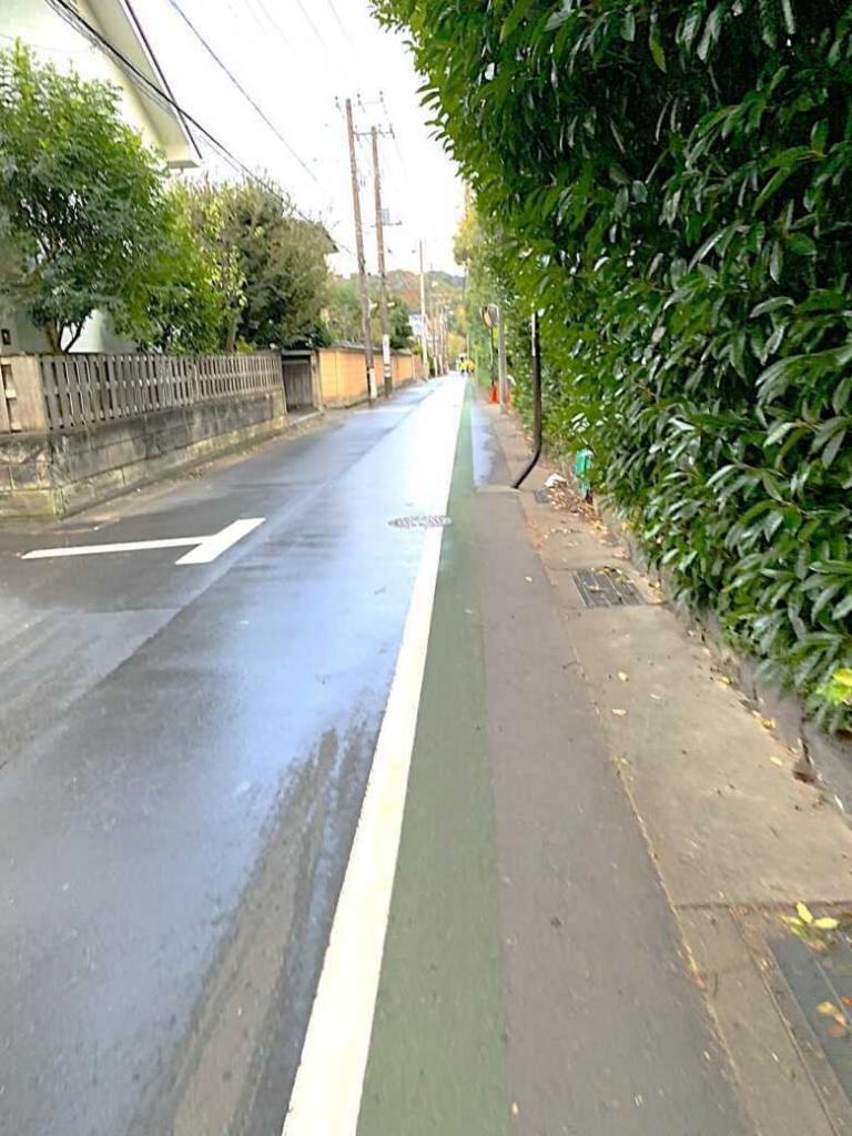 鎌倉 大蔵幕府の痕跡：西御門旧跡にそって、こちら側にも側溝(暗渠)がありました