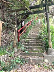 鎌倉 巨福呂坂切通(洞門東側・青梅聖天社)